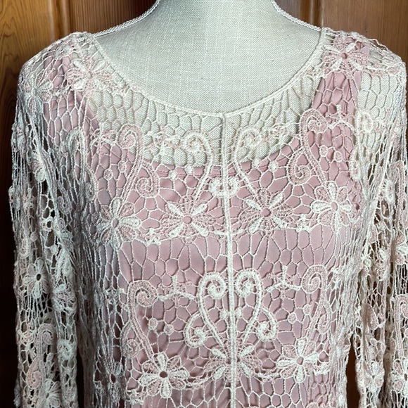 BFA Classics Lace Blouse - Picture 2 of 8